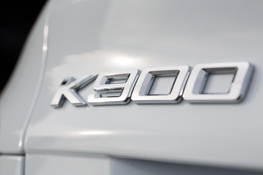 Логотип Kia K900 (RJ) 2018 года  (фото 6 из 64)